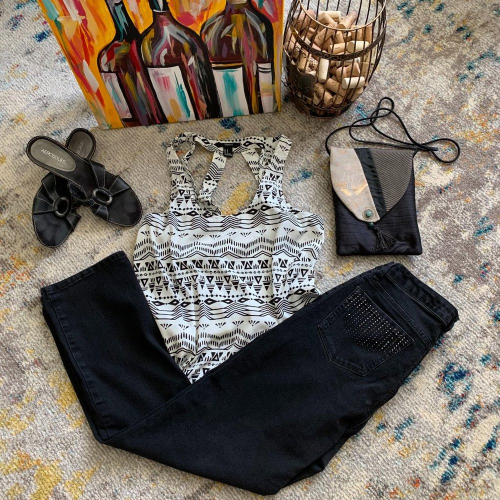 Donated Feb 16 ‘22 Offers Welcome!   SECRETLY SLIMMING Jones NY jeans